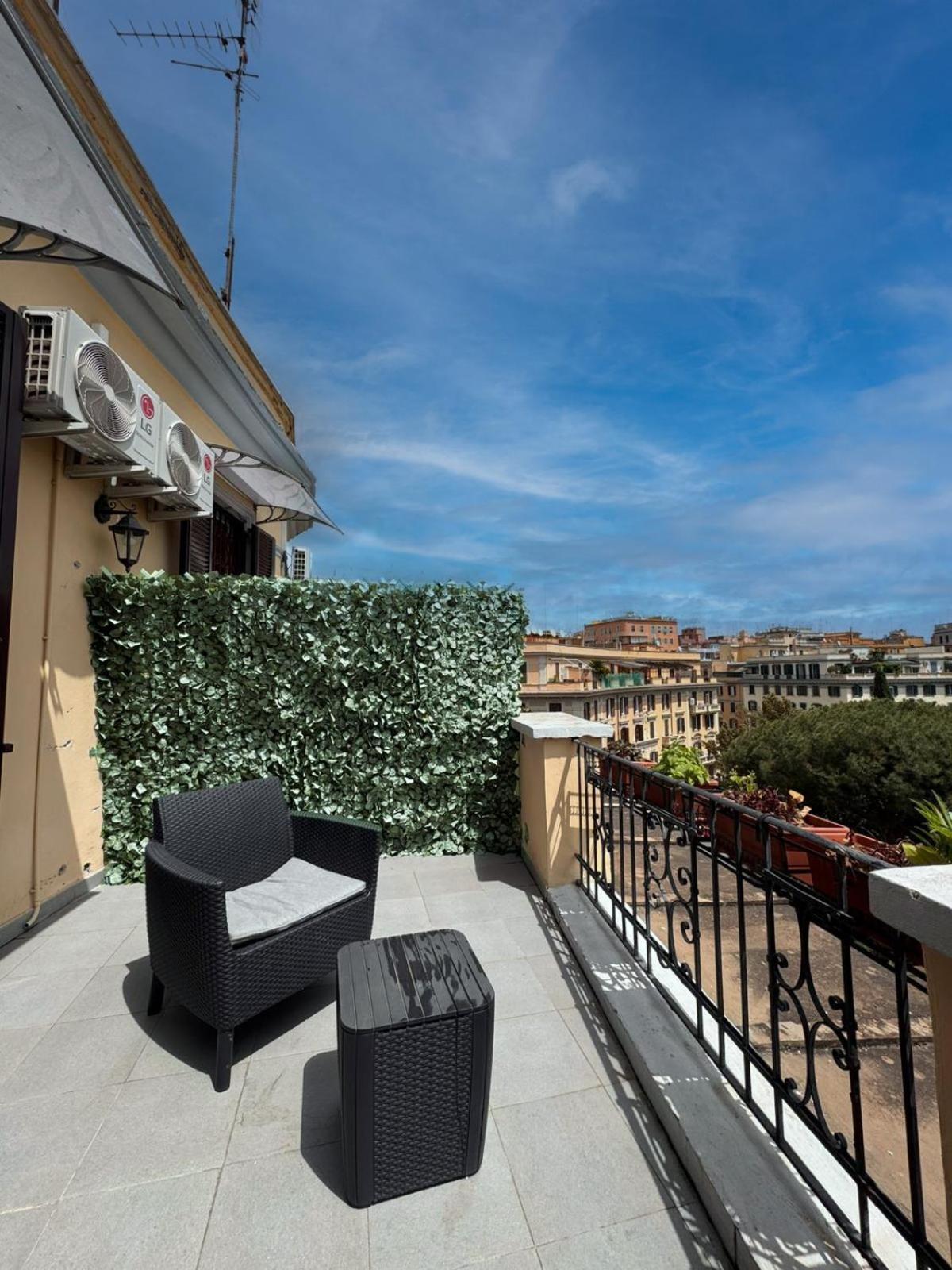 Re Di Roma Rooftop Room photo